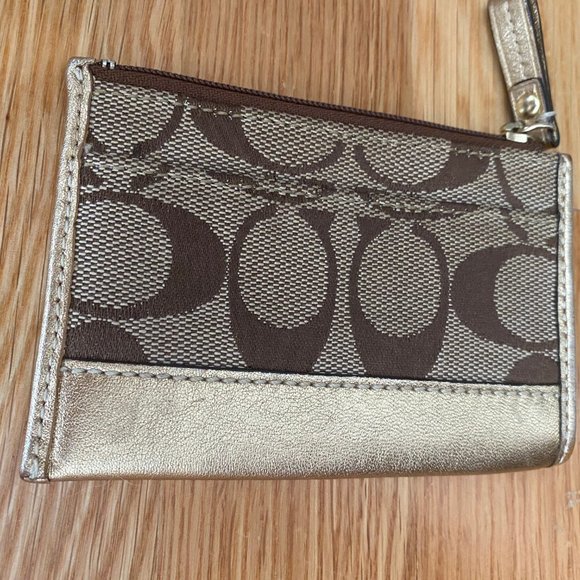 COACH Signature C Mini Wallet and Key Chain - Picture 2 of 3